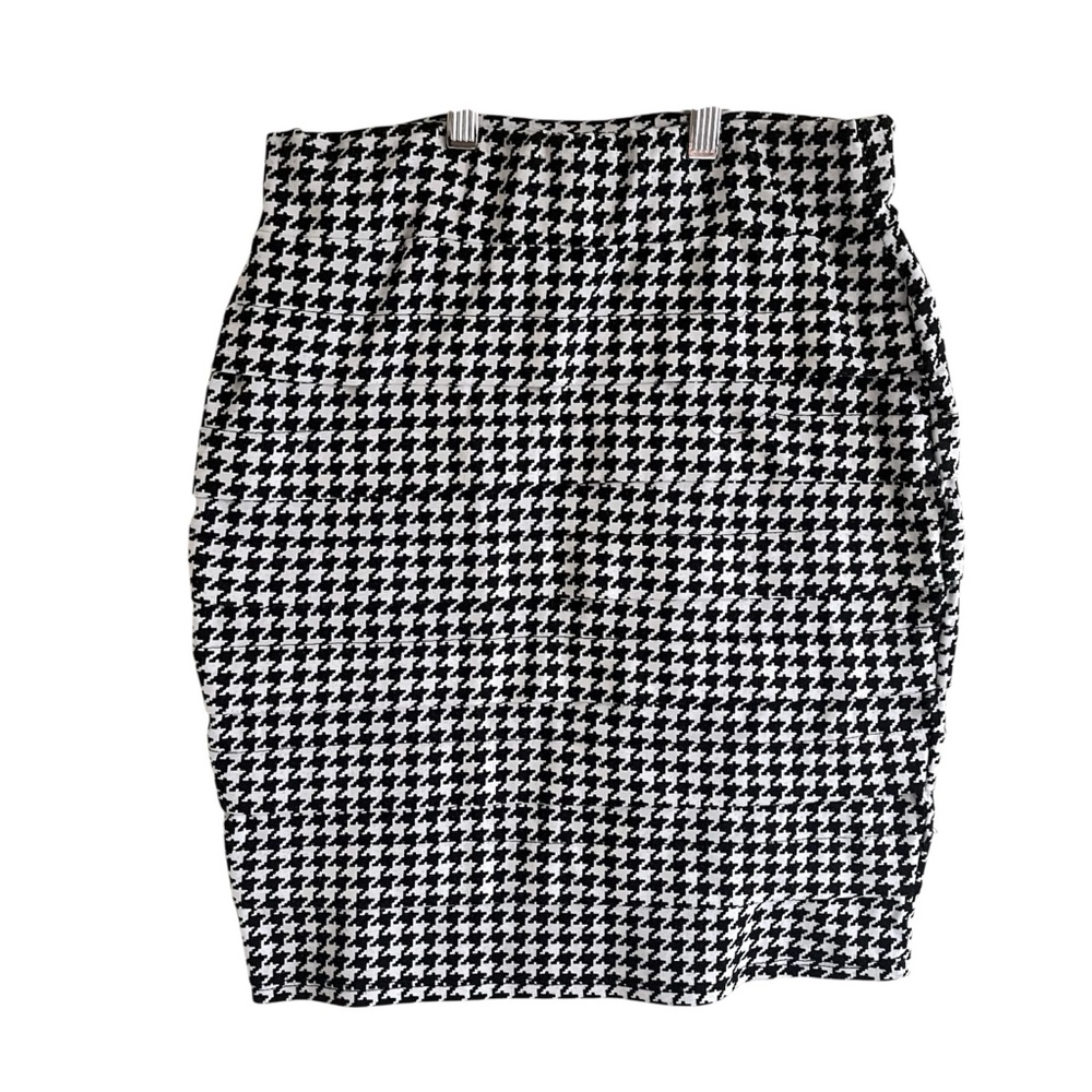 Brat Star Houndstooth Pencil Skirt  Large Black & White